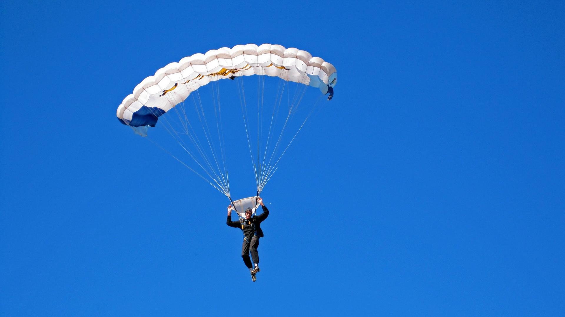 荒野追逐:极致越野赛道上的勇士角逐,荒野追击下载